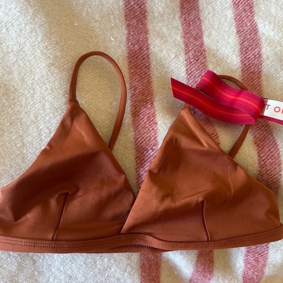 Left on Friday Sweet Victory top - Picture 1 of 3